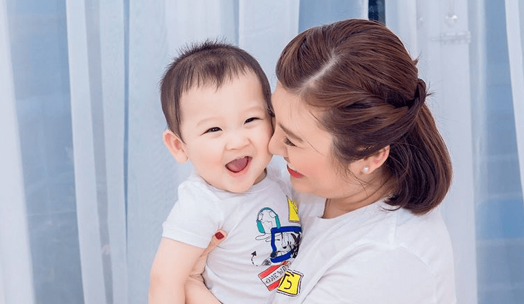 Hưng Medela – Máy hút sữa mẹ