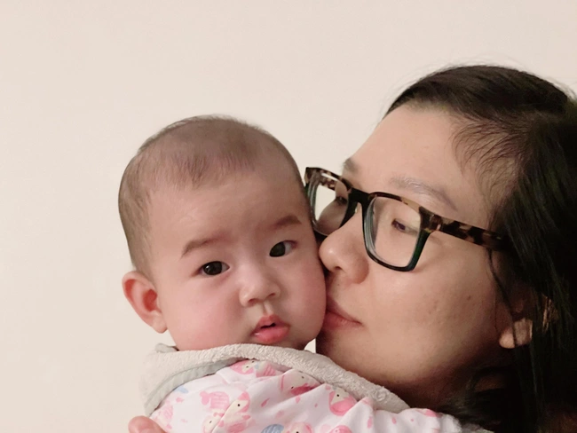 Hưng Medela – Máy hút sữa mẹ